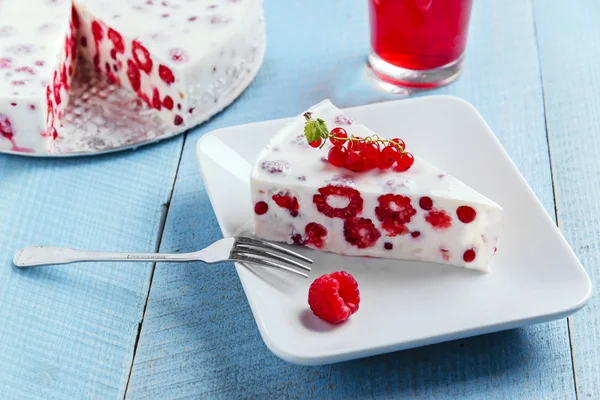 Tarta de postre de crema y bayas —  Fotos de Stock