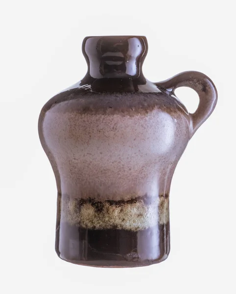 粘土壶，安布拉，白色背景上的手工隔离物 — 图库照片