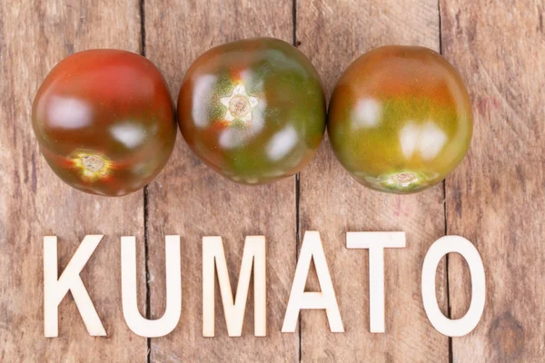 Tomate kumato — Fotografia de Stock