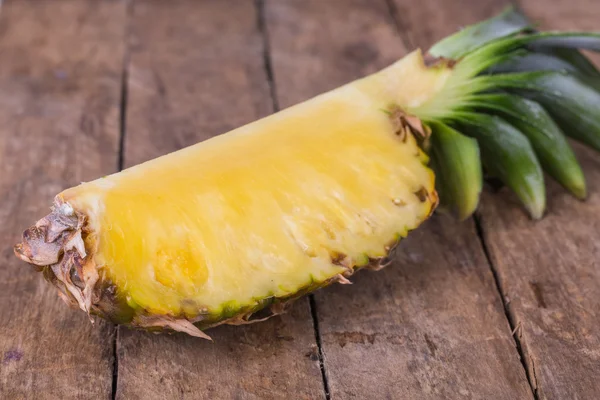 Verse ananas — Stockfoto