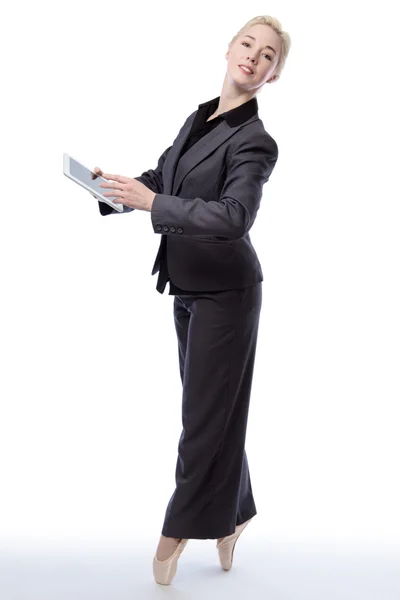 Bailarina de negocios con tablet — Foto de Stock