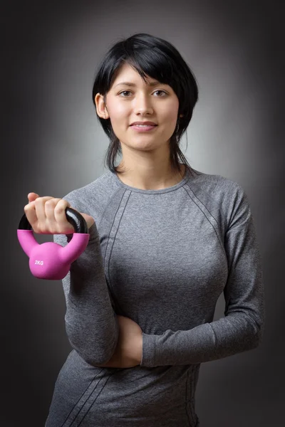 Modell med kettlebell — Stockfoto