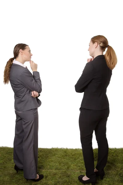 Zakelijke vrouwen chatten — Stockfoto