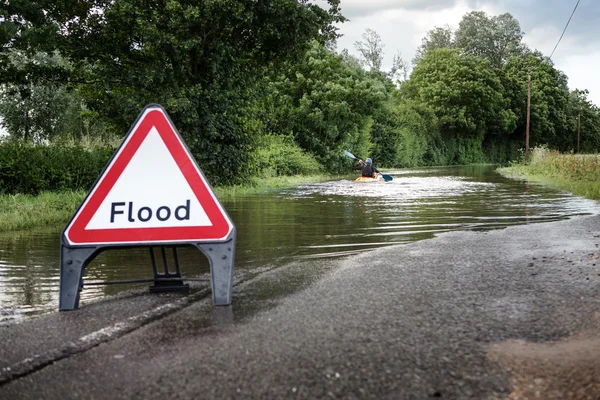 Flooded road in essex — Stock Photo, Image