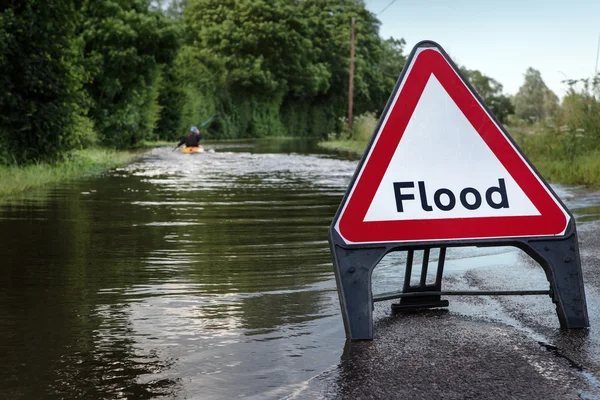 Flooded road in essex — Stock Photo, Image