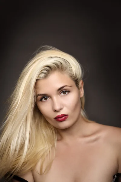 Femme blonde portrait de beauté — Photo