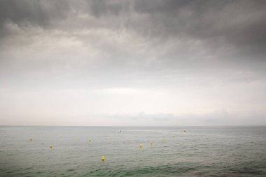 İspanya 'da deniz ve gökyüzünün deniz manzarası