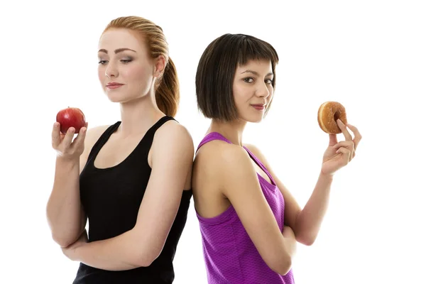 Deux jeunes modèles de fitness — Photo