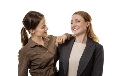 iyi arkadaş stüdyoda vurdu