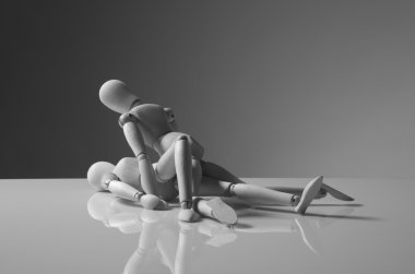 ahşap figürler eğleniyor