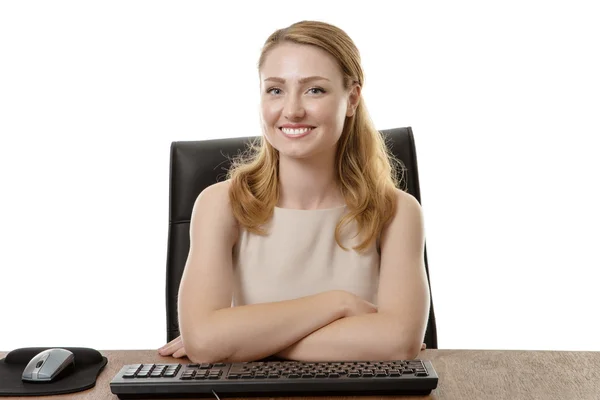 Mujer de negocios sentada en el escritorio — Foto de Stock