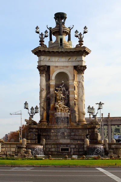 喷泉广场广场。西班牙，巴塞罗那加泰罗尼亚. — 图库照片