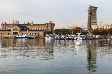 Barselona da Port Vell, demirli achts