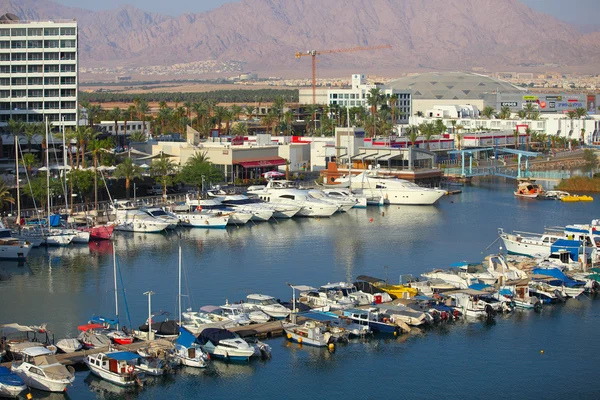 Dok jachten en boten van de Fshing in Eilat, Israël — Stockfoto