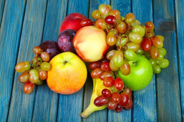 Frutas frescas maduras — Foto de Stock