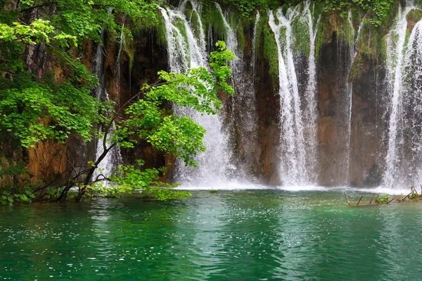 Kleine waterval — Stockfoto