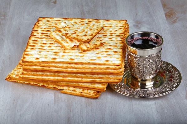 Wijn en matzoh — Stockfoto