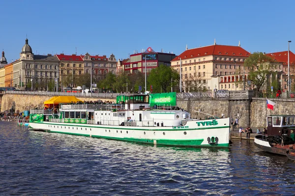 Quay in the center of Prague — Stock Photo, Image