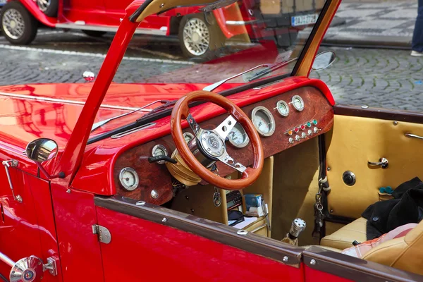 Vintage Car Inside With Retro Dashboard — Stock Photo, Image