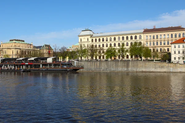 Набережна в Празі — стокове фото