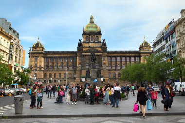 Wenceslas Meydanı'na, wenceslas anıt ve prag Ulusal müzesinde