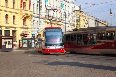 Prag'da eski Caddesi'ndeki tramvay