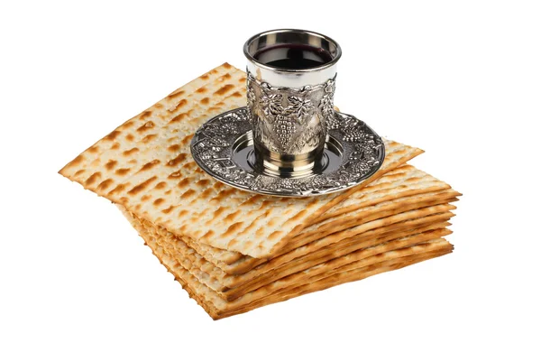 Matzo, kiddush pohár bor — Stock Fotó