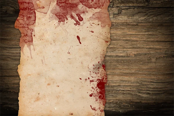 Kan lekeleri ve splatters karanlık Kağıt ahşap üzerine yırtılmış — Stok fotoğraf