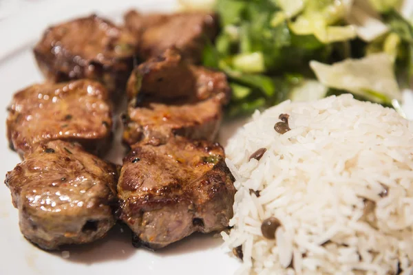 Turco tradicional Skewer carne Kebab —  Fotos de Stock