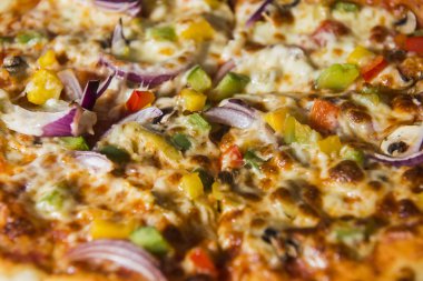 Geleneksel sebze pizza