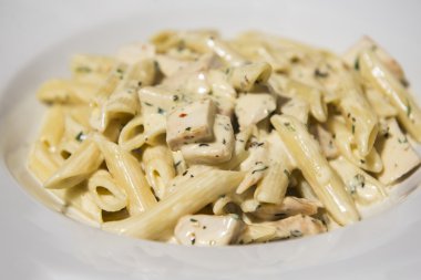 Somon krema soslu penne