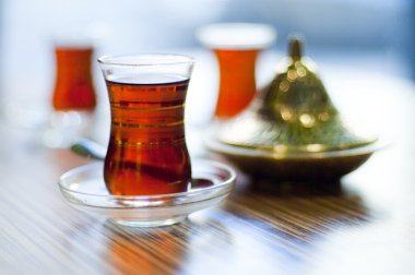 Geleneksel Türk çay servisi