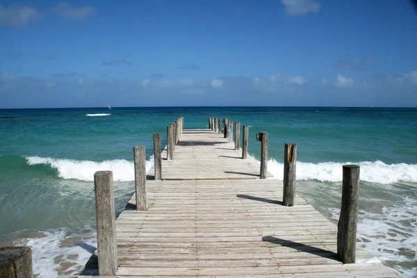 Karayip dock yıpranmış — Stok fotoğraf
