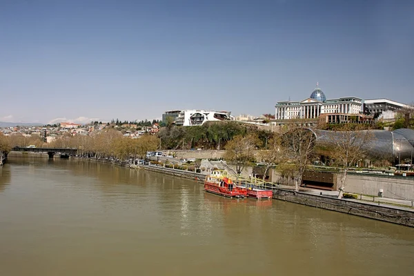 View on the river Kura, Presidential Administration and park of — Stock Photo, Image