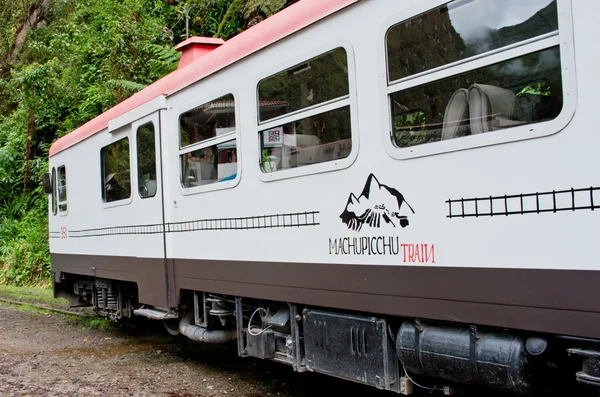 Поїзд сполучних Куско і Мачу-Пікчу — стокове фото