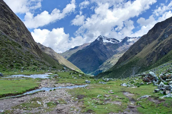 Trekking a hegyekben, Peru — Stock Fotó