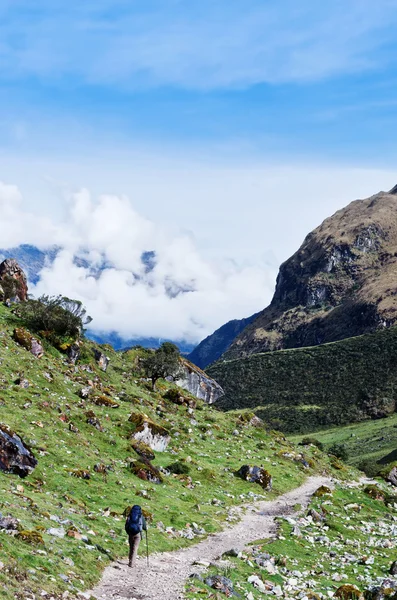 Trekking en montañas, Perú — Foto de Stock