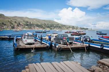 Titicaca gölü, Bolivya üzerinde feribot seferleri