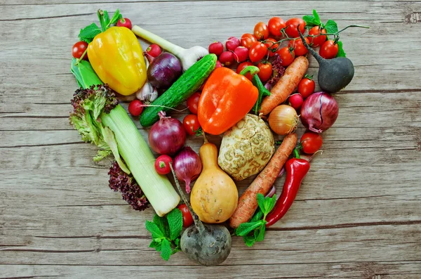 Gemüse in Herzform — Stockfoto