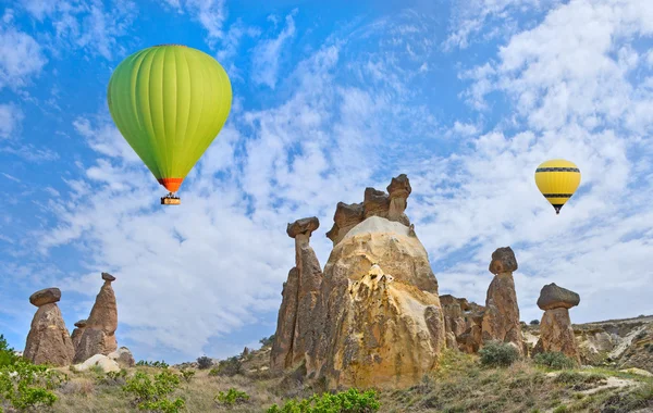 Globos de aire caliente en Capadocia — Foto de Stock