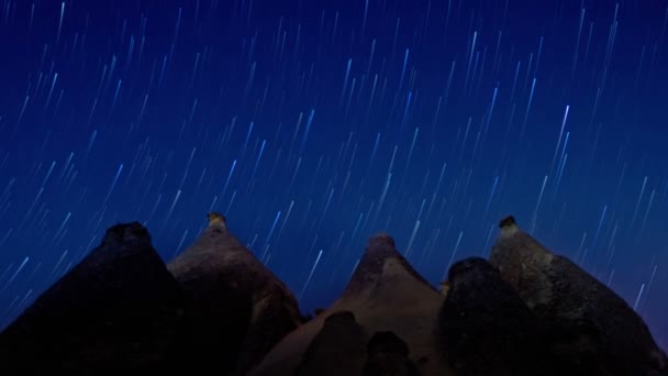 Nocny krajobraz z gwiazdami — Wideo stockowe