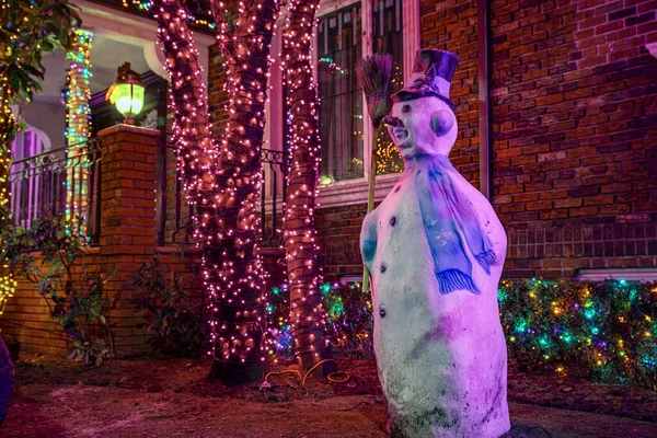 Brooklyn Nueva York Diciembre 2018 Decoraciones Navideñas Casas Barrio Dyker —  Fotos de Stock