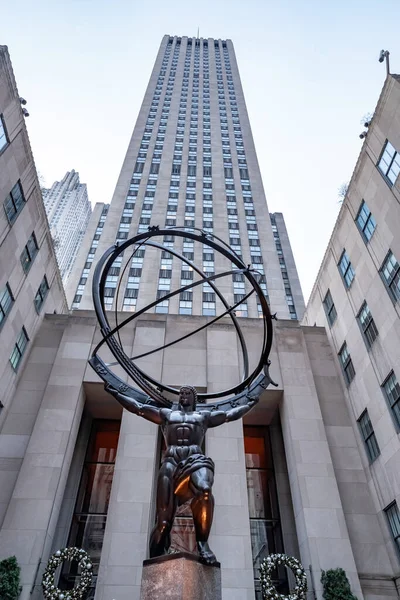 Nueva York Estados Unidos Diciembre 2018 Atlas Una Estatua Bronce — Foto de Stock