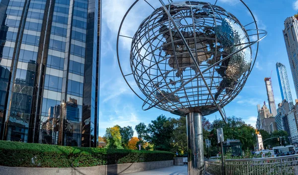 New York Usa October 2018 View Globe Sculpture Kim Brandell — стоковое фото