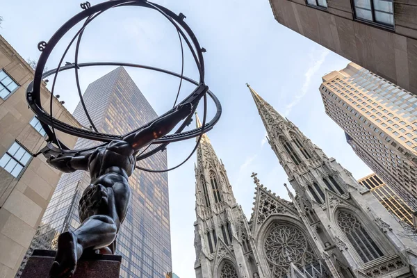 Nova York Eua Dezembro 2018 Atlas Uma Estátua Bronze Frente — Fotografia de Stock