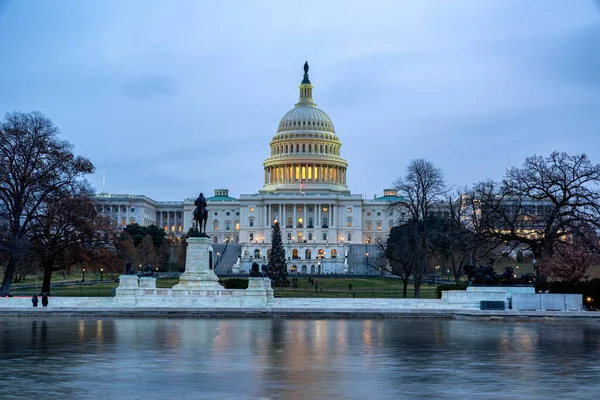 Capitol Building Reflecting Poll Night Washington Christmas Time — Stock Photo, Image