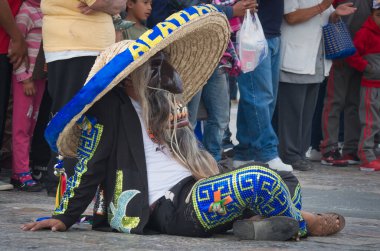 Mexico City, Mexico - 10 Aralık 2016: Guadalupe Bakire Festivali, Guadalupe Hanımefendisi Bazilikası 'nın meydanında onun onuruna bir ayin düzenlendi.
