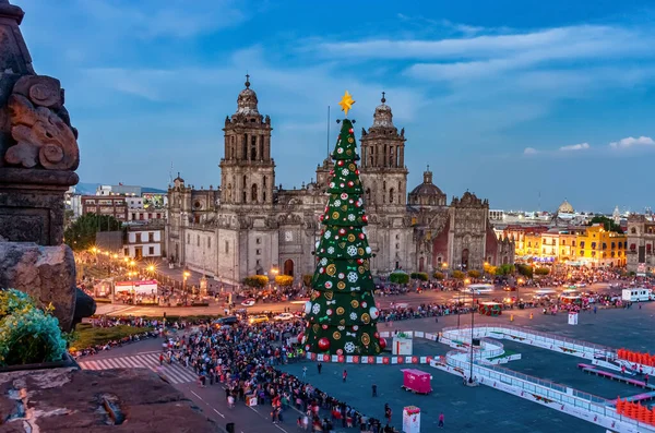 Mexiko Stadt Mexiko Dezember 2016 Metropolitankathedrale Und Christbaumschmuck Zocalo Mexiko — Stockfoto