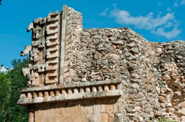 Xlapak (veya Xlapac), Meksika 'nın güneydoğusundaki Yucatan Yarımadası' nda küçük bir Maya arkeolojik alanı..