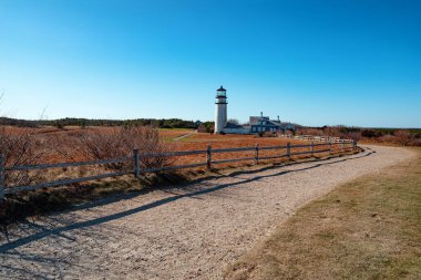 Highland Light, Kuzey Truro, Massachusetts 'teki Cape Cod National Seashore' da bulunan aktif bir deniz feneridir. ABD. Cape Cod 'daki en eski ve en uzun deniz feneridir..